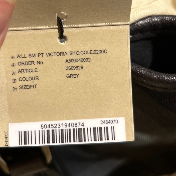 Burberry Tote - Picture 7 of 7